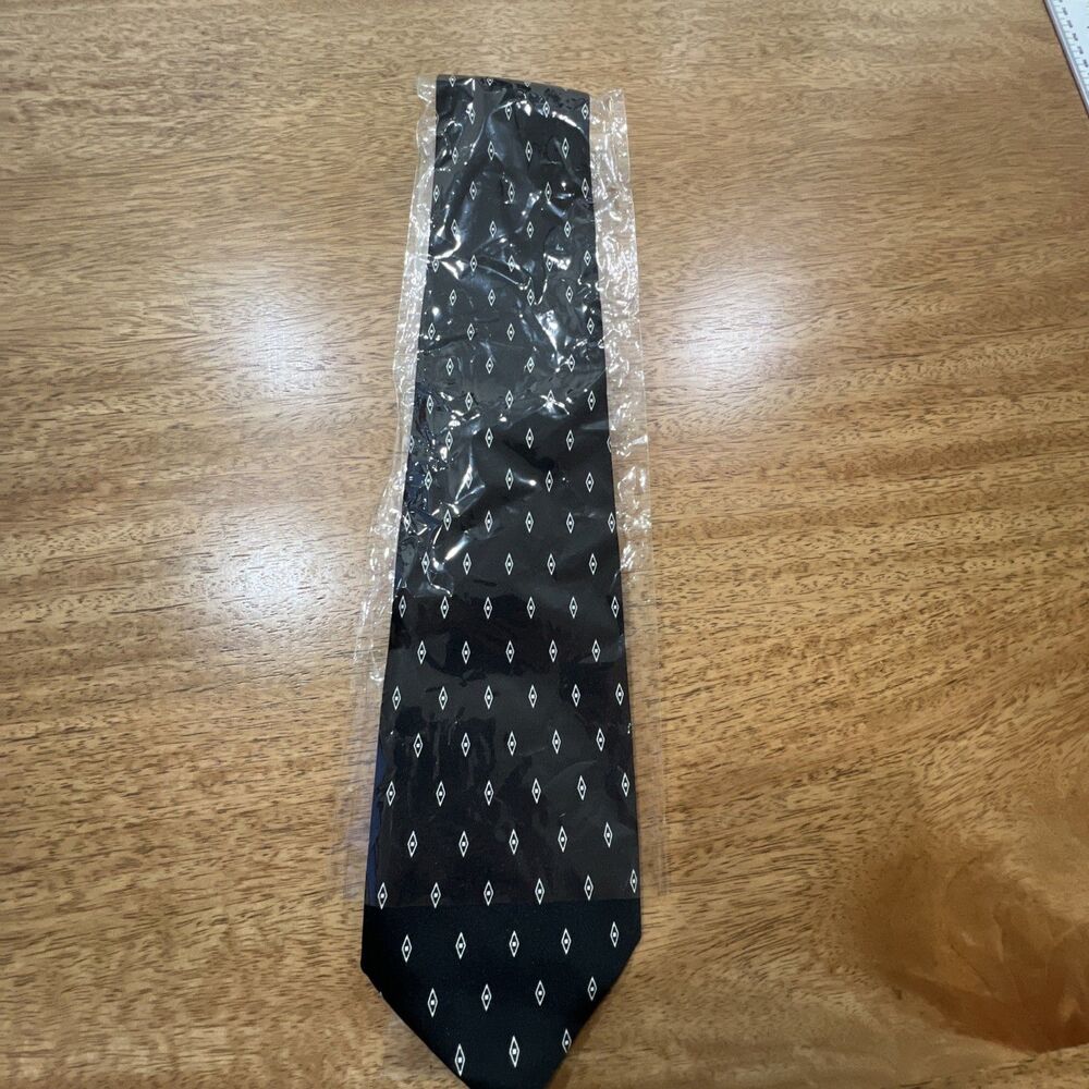 New Arnetta Italy Black White Diamond Geometric 100% Polyester Men’s Necktie